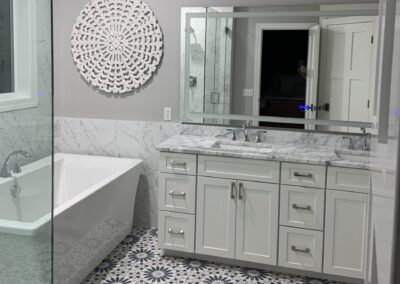 Gallery Home - Master Bath - White Shaker Cabinets